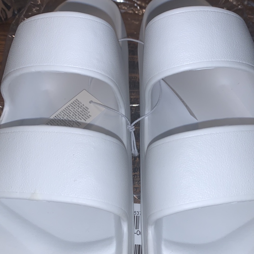 White Slides - Picture 6 of 9